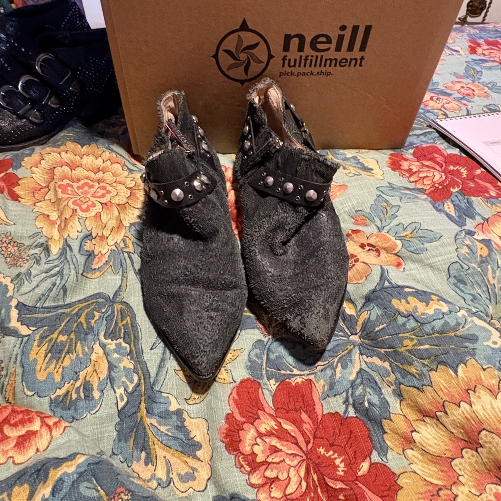 Joe’s Jeans booties size 8